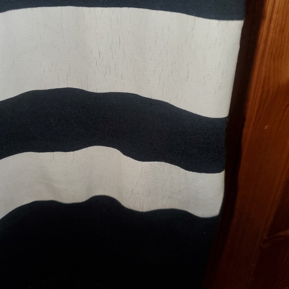 Nike Tee - Picture 5 of 5